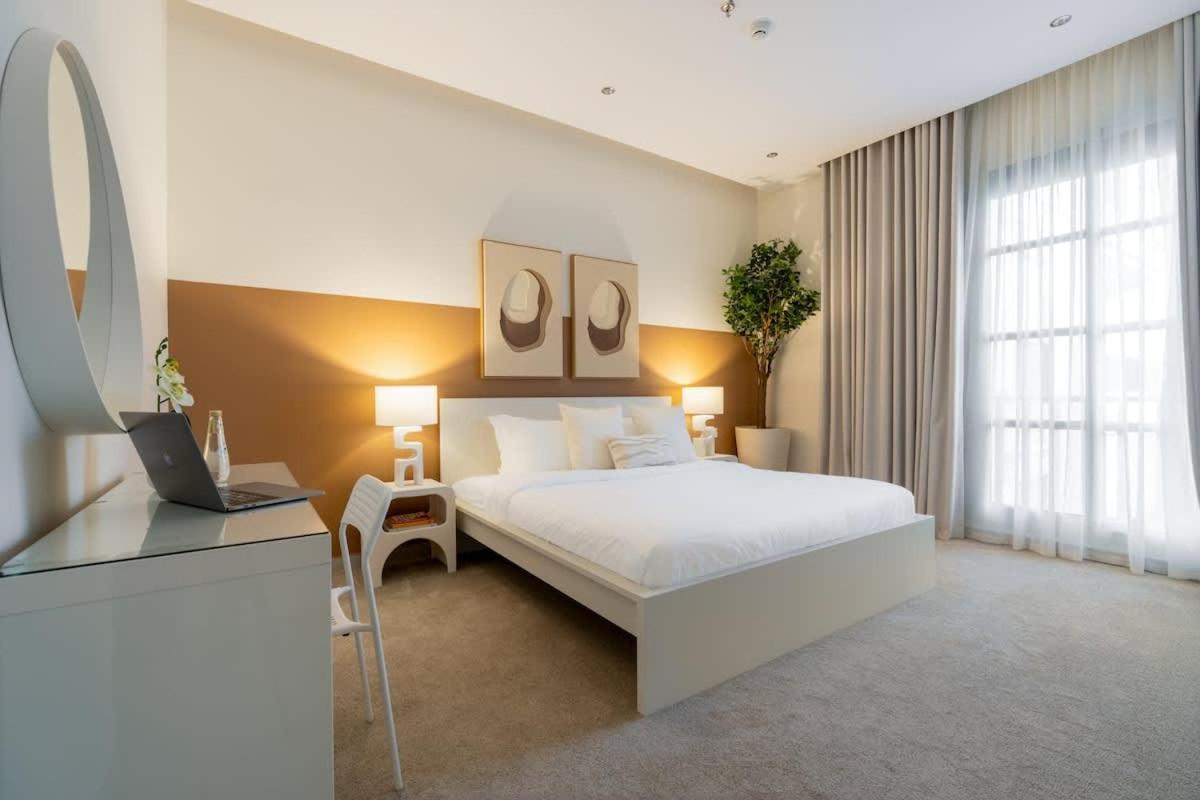 3br Luxury Apartment *